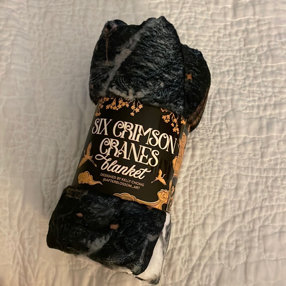 ✨Fairyloot✨ Six Crimson Cranes blanket